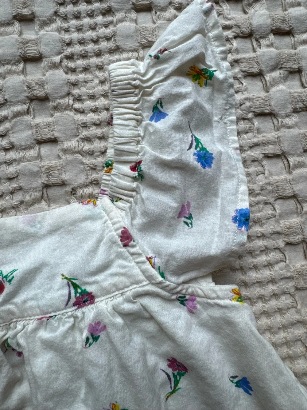 GAP Bundle of Summer Tops — White, Cream, Light Pink